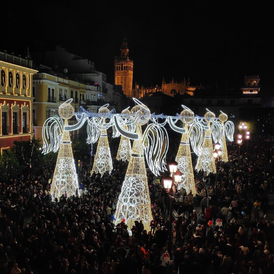 The massive angels of Sevilla.