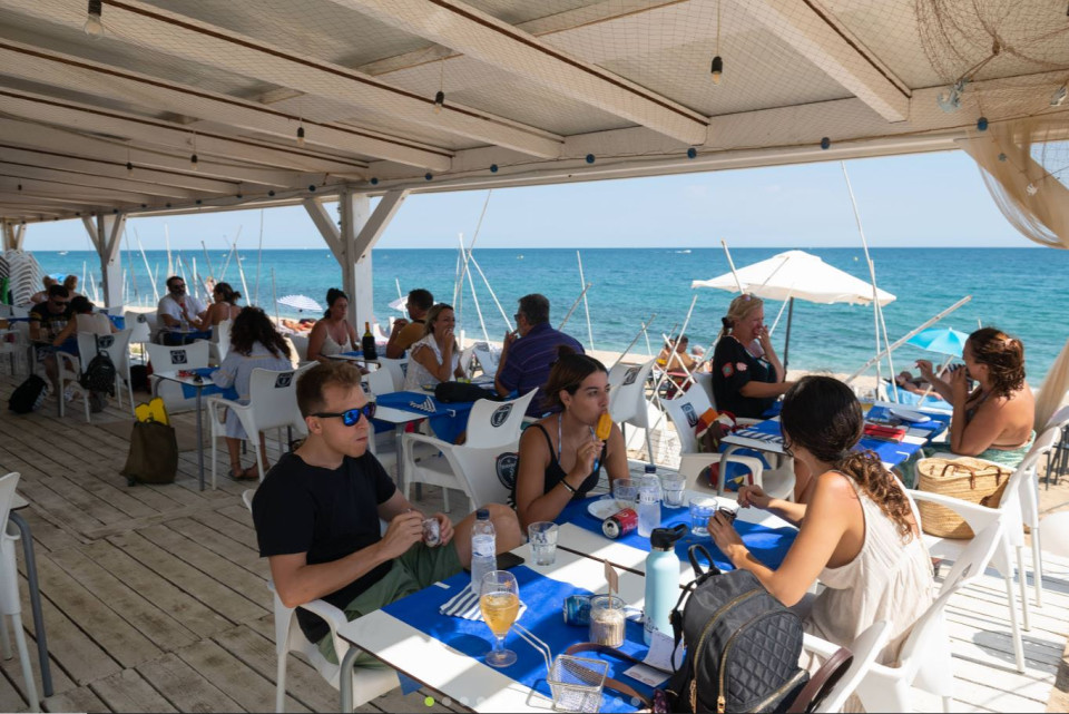 Camping Barcelona beach club.