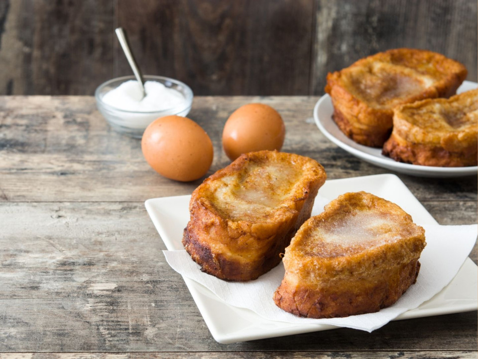 Spanish torrijas on a table.