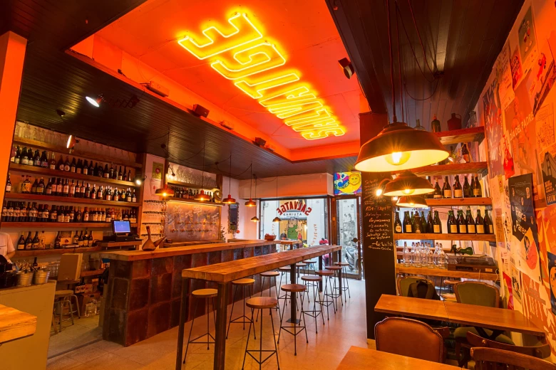 格拉西亚的 Salvatge 酒吧