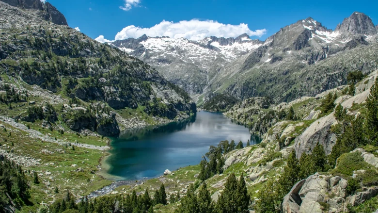 Aigüestortes 和 Sant Maurici 湖一日游