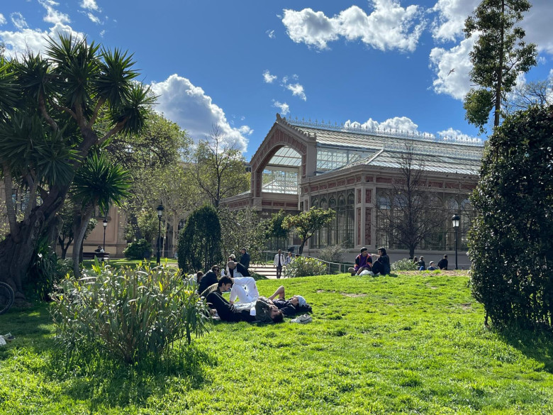 在城堡公园野餐